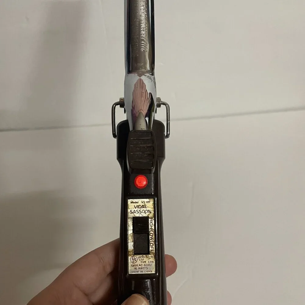 Vidal Sassoon Brown Barrel Curling Iron Model VS 101 16 Watts